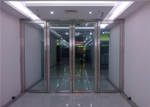 spring-door-hardware-accessories.jpg